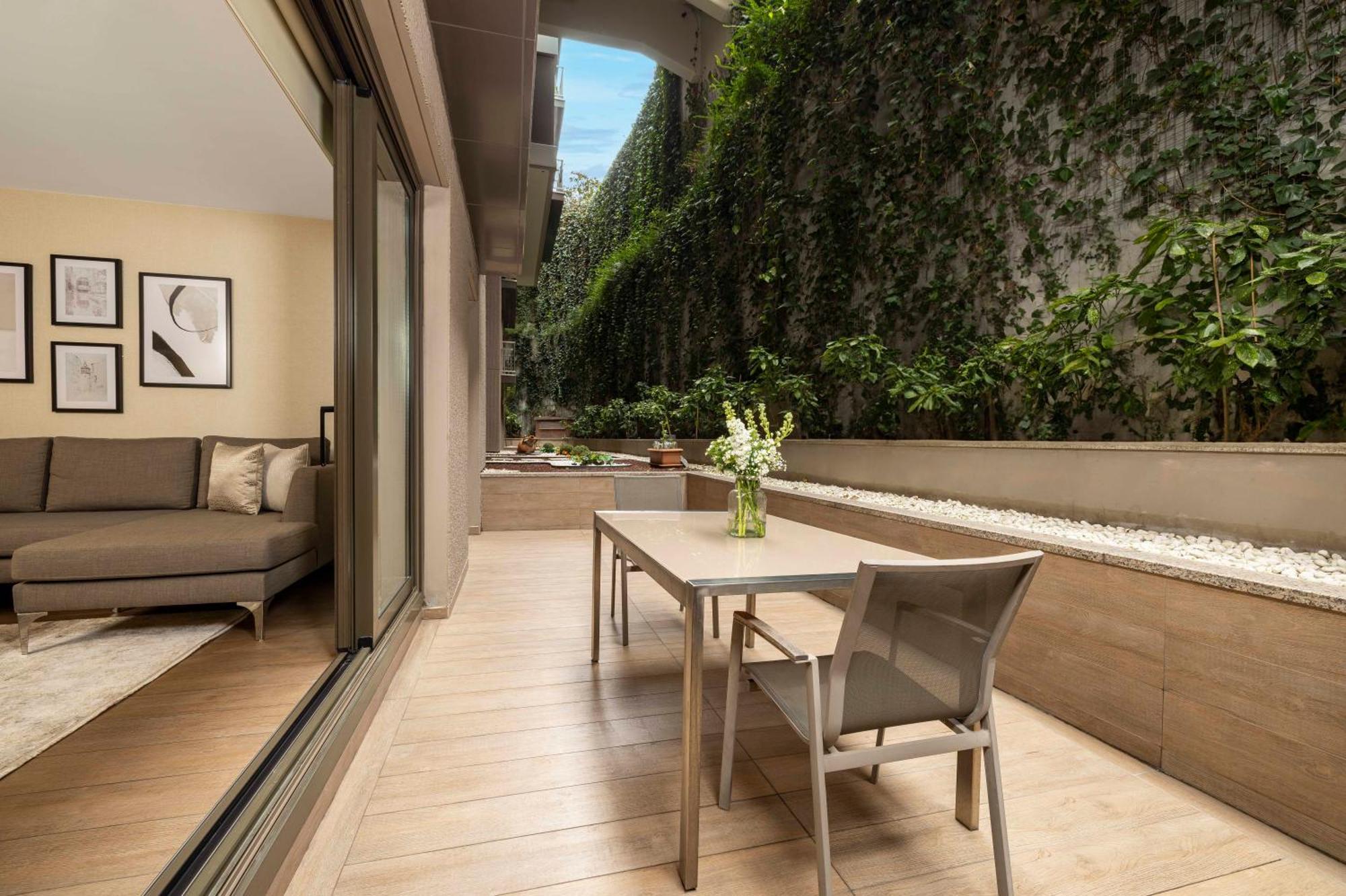 Suite with Garden View